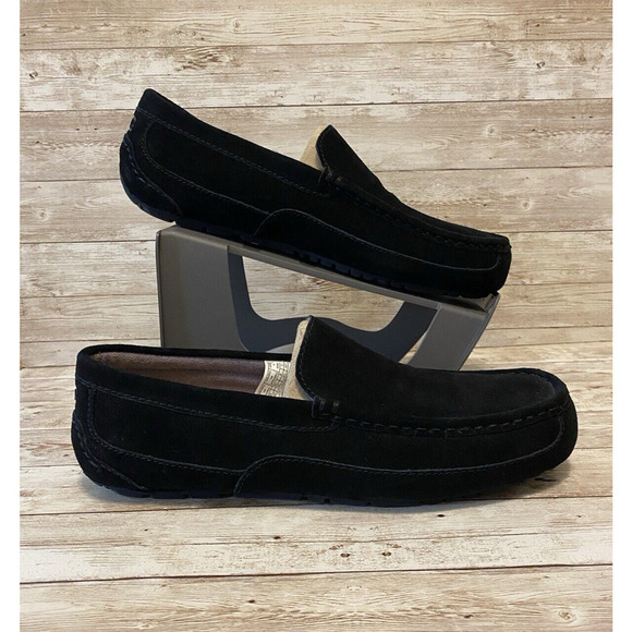 Ugg Loafers Mens Size 10 Black Leather Suede Fleece Lining Loafers NWOB main image 9